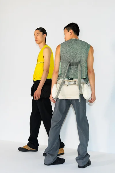Look 10